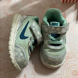 Toddler Girls Blue Snowflake Nike